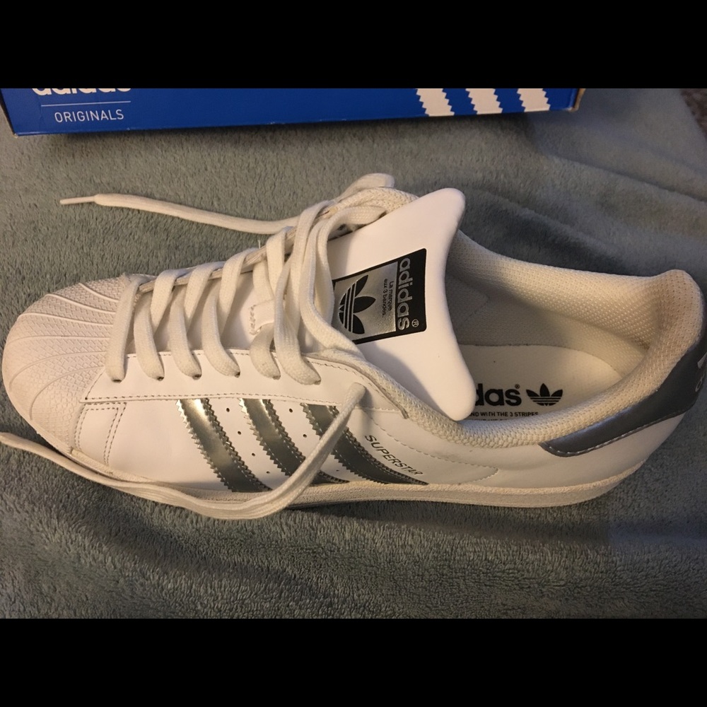 Adidas Superstar in White/Silver Leather - Sz 10M (Worn 1 time) EUC !! - Picture 11 of 13